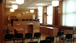 Съдът излиза във ваканция