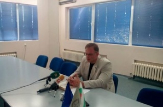Трима са стреляли с газови пистолети в центъра на Пловдив, мъжете били на сватба