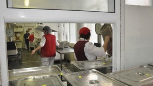 Детегледачки а не храна заразили децата в защитеното жилище