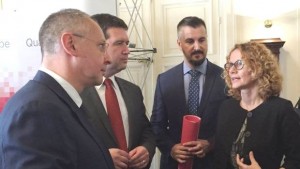 Лидерът на социалистите разкритикува липсата на ангажименти за Младежката гаранция