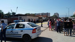 Осигуряват временен подслон на ромите от Столипиново чиито незаконни къщи
