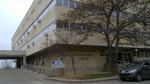 Общински съветник с опасност за живота след токов удар