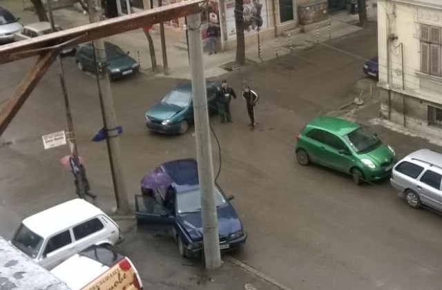 Две катастрофи с двама пострадали вчера