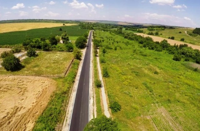 В събота поставят хоризонтална маркировка на пътя  за Попово, следобед ще е отворен