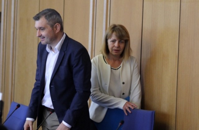 Скандал в СОС заради бонуси за учители по физическо, обучили медалисти