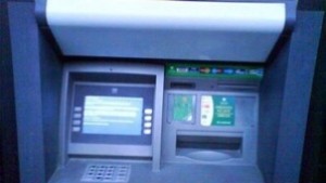 Полицията установи двама мъже източвали банкомати в Плевен