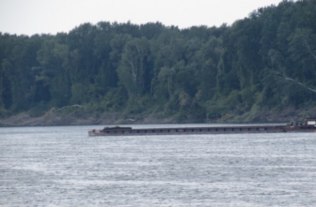 Издирват двама млади мъже в Дунав