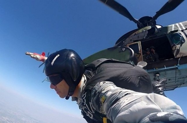 Над 400 парашутни скока само за ден на „Тракийско лято