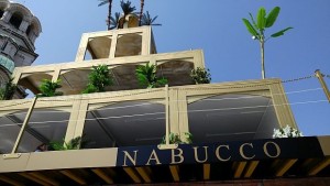 Набуко ни превзема на внушителна сцена пред Св Александър Невски