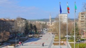 Три момичета намериха пари и ги върнаха на собственичката