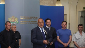 Изпращаме допълнително войници по границата с Турция