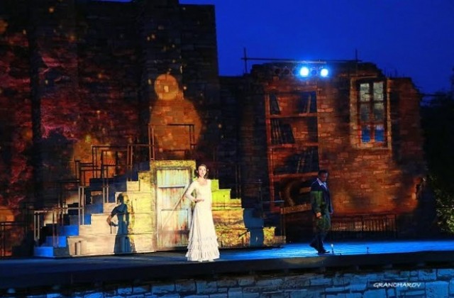 3D-мюзикълът „Граф Монте Кристо” на варненската опера събра над 1200 зрители на Царевец