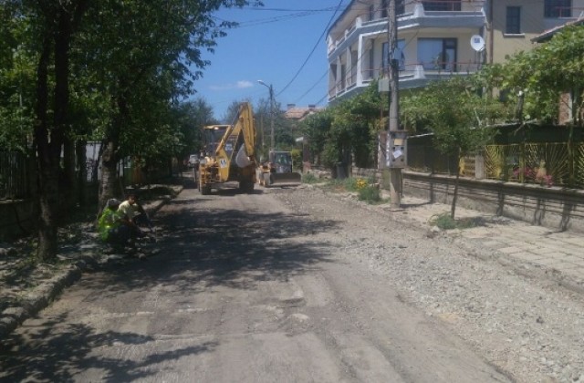 Започва асфалтиране на 28 улици в община Казанлък