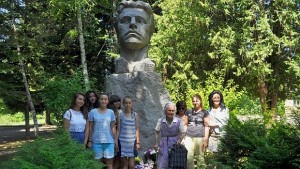 Почитаме Апостола в понеделник