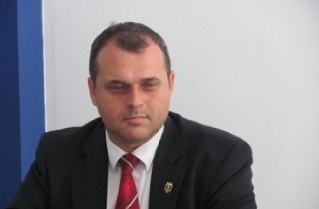 Депутатът от ПФ и зам.-председател на ВМРО Искрен Веселинов с приемна в Тутракан