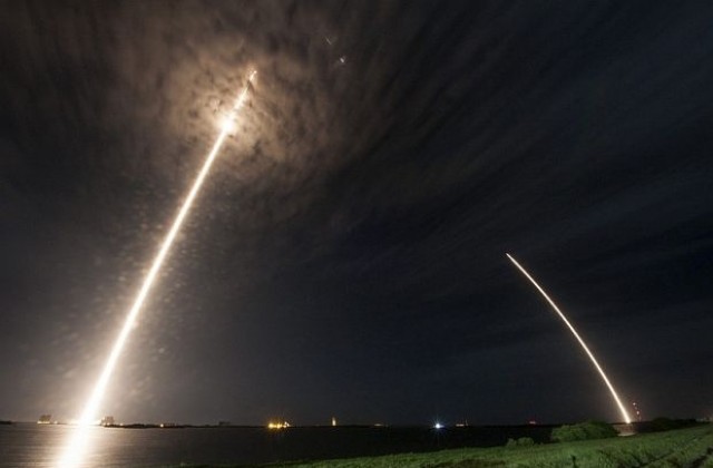 SpaceX успешно приземи ускорителя на ракетата-носител Falcon