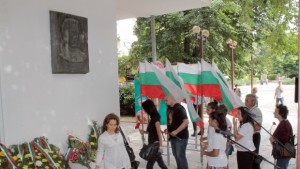 В Търговище бе организирано поклонение за годишнината от рождението Апостола