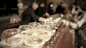 Пиян украински моряк буйства в заведение на плажа