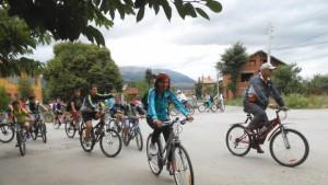 Деца на колопоход с ОДК Кюстендил до керамичния завод в