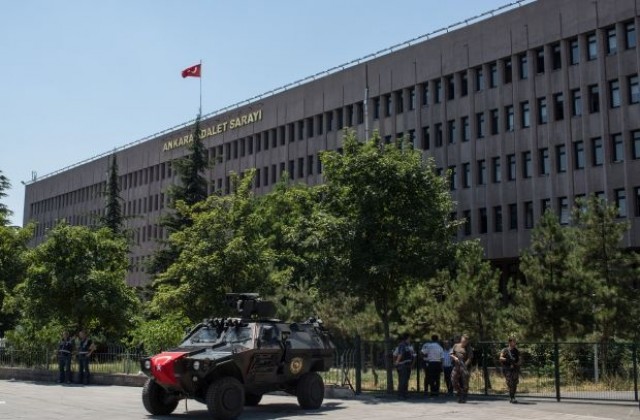 Обстановката в Турция остава напрегната и динамична, съобщава МВнР