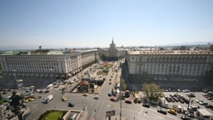 Общини ще събират разделно стари лекарства бои и лакове