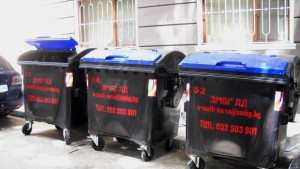 Първите нови контейнери за смет се появиха в центъра