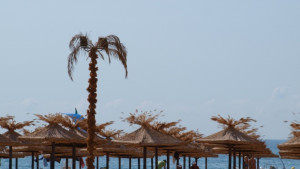 Избират плажни концесиониери и според цената за чадър и шезлонг