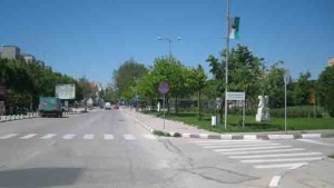 Разследване заради стикери подбуждащи към омраза