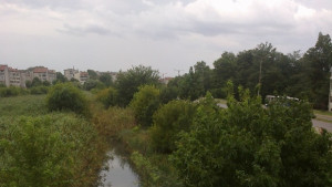 Почистват реката в Ямбол