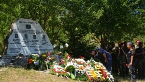 Отдават почит на загиналите преди 13 години летци от авиобаза