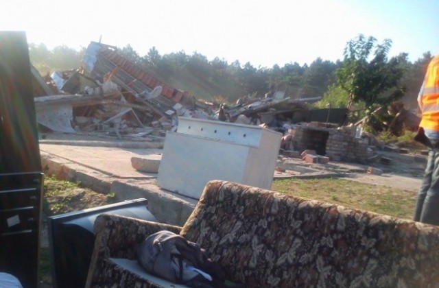 Бутат близо 30 незаконни паянтови постройки в „Лозенец”