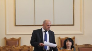 Дончев Има заявен интерес от чужди компании към АЕЦ Белене