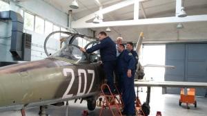 Специализанти от формированията на ВВС завършиха обучението си в УАГ