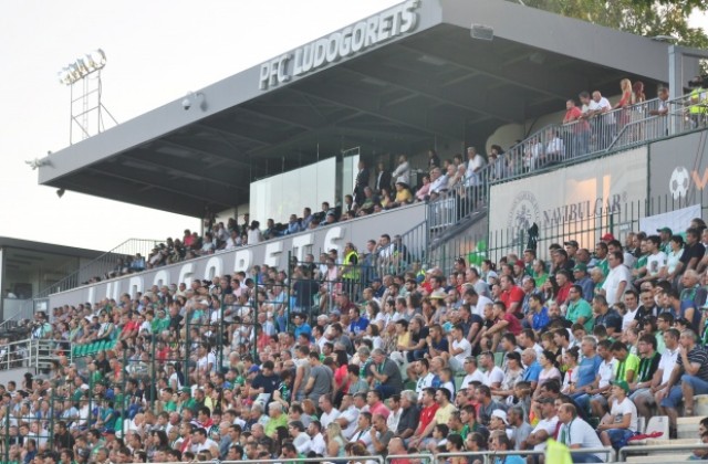 На мача с „Цървена звезда“: без дезодоранти, а децата – с декларации