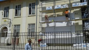 Ремонтират 13 училища и 17 детски градини във Варна СНИМКИ