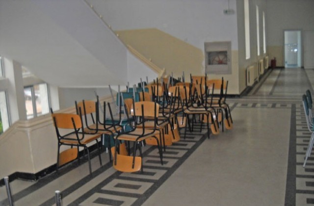 Закриват училище ”Дора Габе” в Добрич