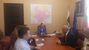 Посланикът на Ирак За изкореняване на тероризма е необходима световна