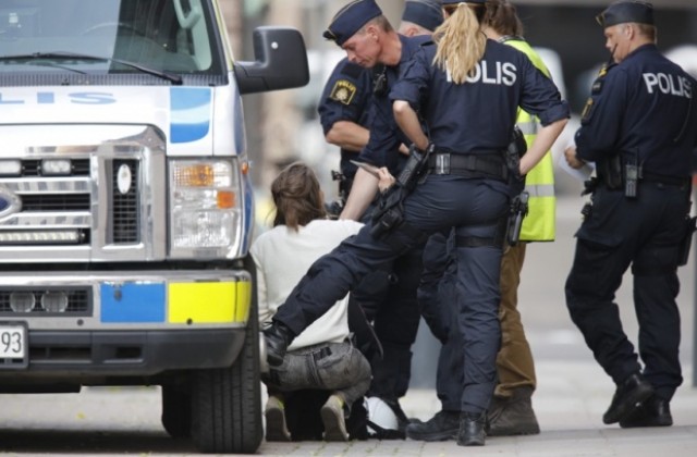 Стрелба в Швеция, един е ранен след изстрели в търговски център