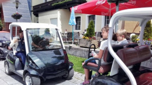 Проект осигурява транспорт на туристи до малки общини