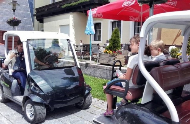 Проект осигурява транспорт на туристи до малки общини