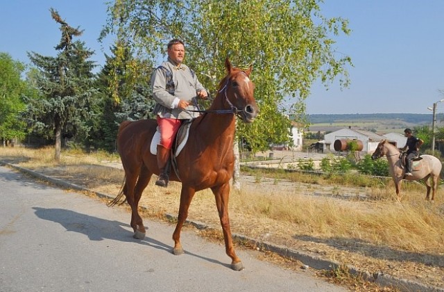 Унгарец на кон мина по пътя на коприната през Гецово