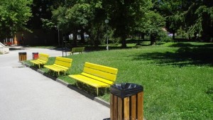 Допълнителни кошчета за отпадъци поставят на детски площадки