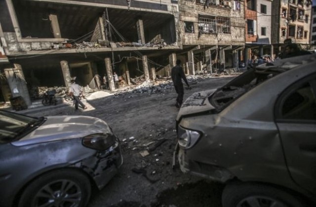 Двойна бомбена атака в Сирия уби над 50 души