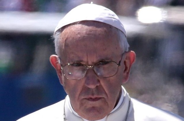 Папа Франциск: Светът е във война, но това не е война между религии
