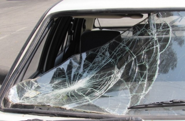 Кола прегази мъж, докато пресича магистрала Тракия