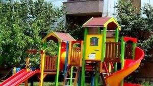 Нова детска площадка зарадва децата в Севлиево