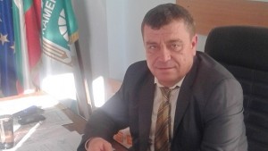 Камено прави фермерска борса до магистралата