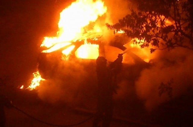 Кола изгоря до Пловдив