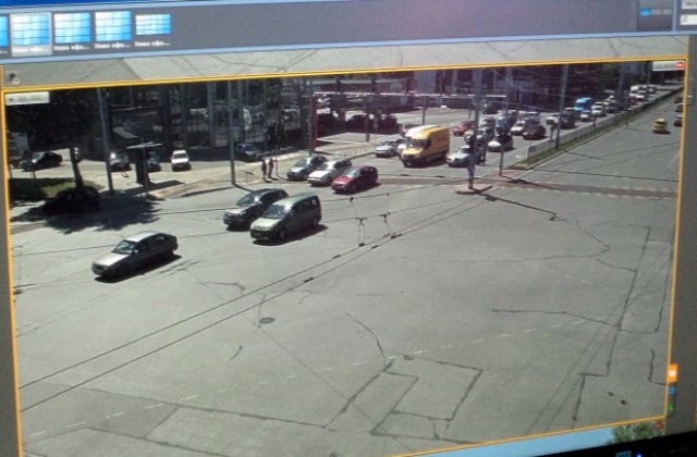 Кръстовището на „Княгиня Мария Луиза” с „Източен”  се затваря за движение през уикенда