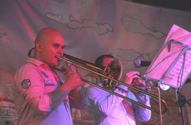 Vivo Montana свири тази вечер